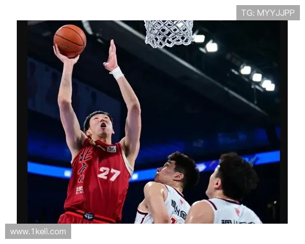 周琦重返赛场展现内线统治力引领球队冲击新赛季更高目标