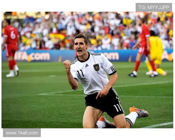 米罗斯拉夫·克洛泽:从球场传奇到德国足球历史的永恒符号