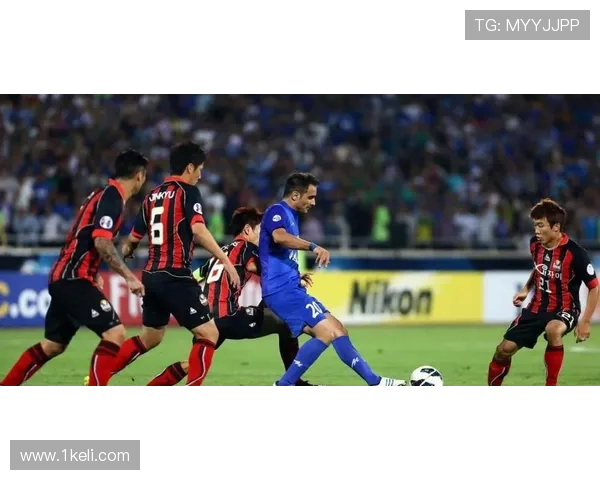 北京国安迎战劲敌展现实力球队拼搏精神为争胜而战