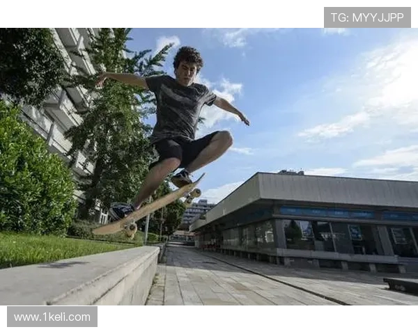 武汉滑板队在世界滑板锦标赛中的战术表现分析与点评