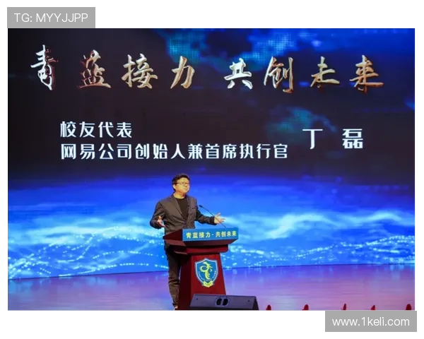 深入探讨黄静的足球哲学与成功秘诀揭秘之旅 深入探讨黄静的足球哲学与成功秘诀揭秘之旅