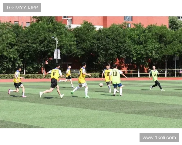 激烈角逐展青春风采各队奋勇拼搏共谱精彩赛事篇章